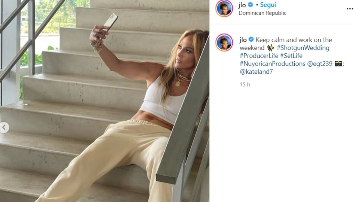 Jennifer Lopez Brinda Al 2021 A 51 Anni Pi In Forma Che