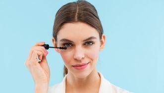 Come applicare bene il mascara senza sporcarsi effetto ciglia finte