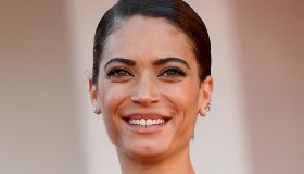 Elodie conquista Milano con un look prezioso ma casual