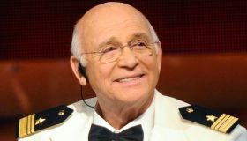 Addio a Gavin MacLeod, il comandante della serie di successo Love Boat