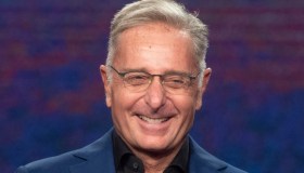 Mediaset blinda Paolo Bonolis per tre stagioni, tra Avanti Un Altro e novità