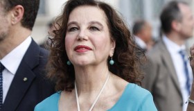 Da noi a ruota libera, Stefania Sandrelli nonna apprensiva: “Sono coccolona”