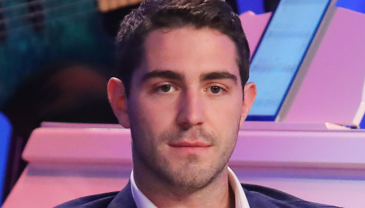 Tommaso Zorzi preoccupato per una fan che lo segue: “Non sono a mio agio”