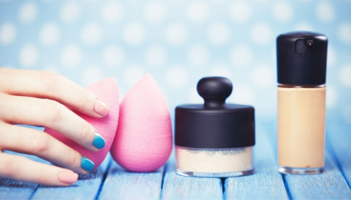 Come pulire la beauty blender: i metodi più strani ma efficaci da provare -  Italian Beauty Academy