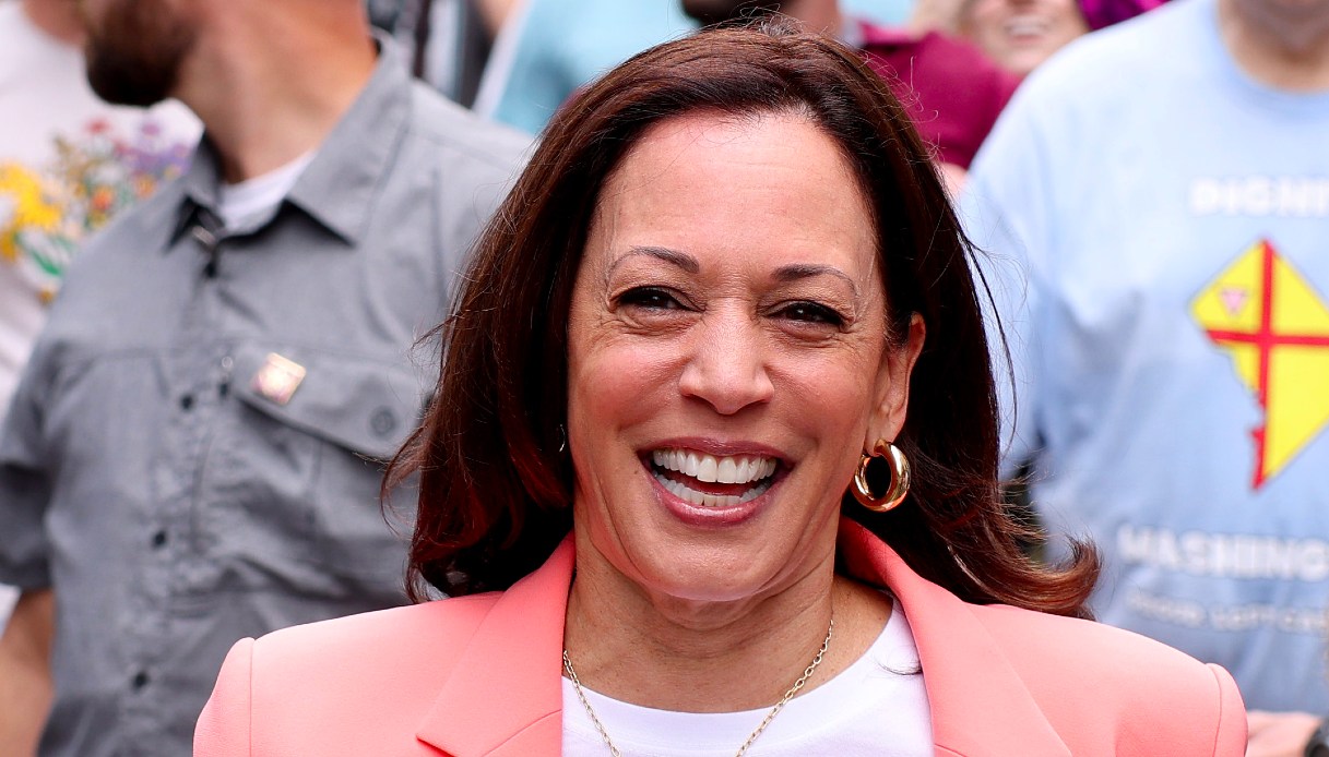 Kamala Harris fa la storia (di nuovo), la marcia al Pride di Washington
