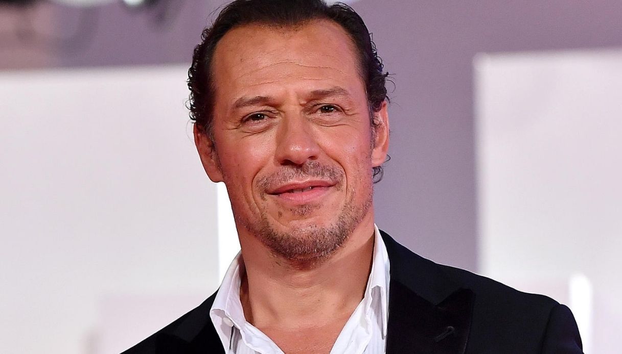 Verissimo, Stefano Accorsi e il rapporto con Bianca: “Non era una mia fan”