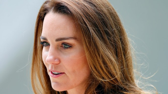 Kate Middleton, il blazer rosso a Wembley è già leggenda