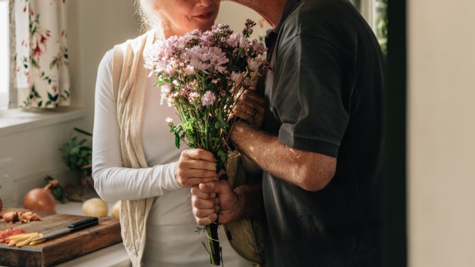 “Mi vuoi sposare?” Un uomo affetto da Alzheimer chiede di nuovo la mano alla moglie