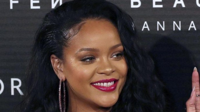 Rihanna in lingerie conquista Instagram: è lei la (vera) Dea di bellezza
