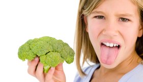 Quando il bambino non vuole mangiare: i consigli della pediatra