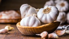 Aglio come rimedio naturale: proprietà, benefici e utilizzi