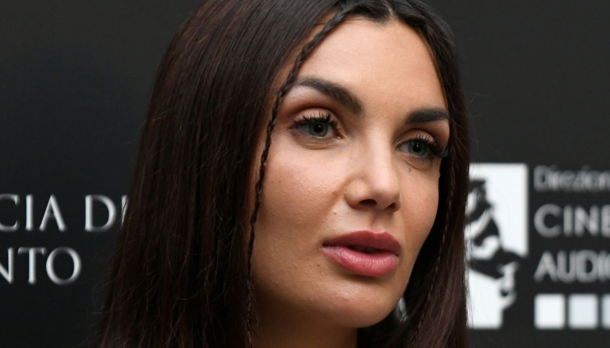 Isola, Elettra Lamborghini spiega perché sembrava assente