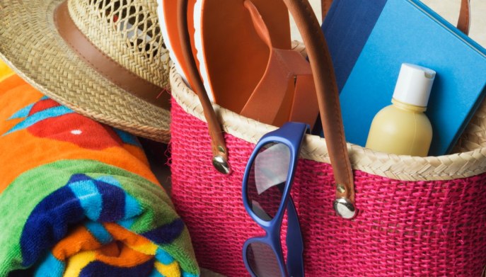 Must have da spiaggia, la maxi bag stilosa e immancabile