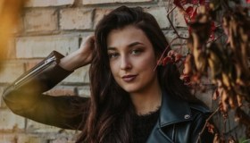 Back to basics: come vestirsi con i capi evergreen che non passano mai di moda