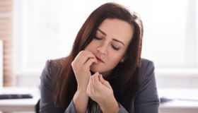 Mangiarsi le unghie: cause, conseguenze e rimedi