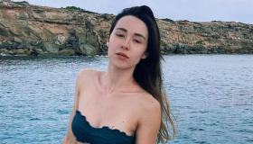 Aurora Ramazzotti splendida in bikini come mamma Michelle Hunziker