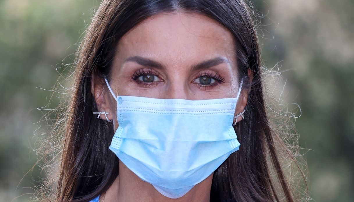 Letizia di Spagna sceglie l’azzurro, ma la figlia Sofia la oscura