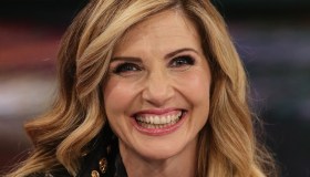 Serale di Amici: la vera sfida è tra Cuccarini e Celentano. Il giallo limone di Lorella è un must