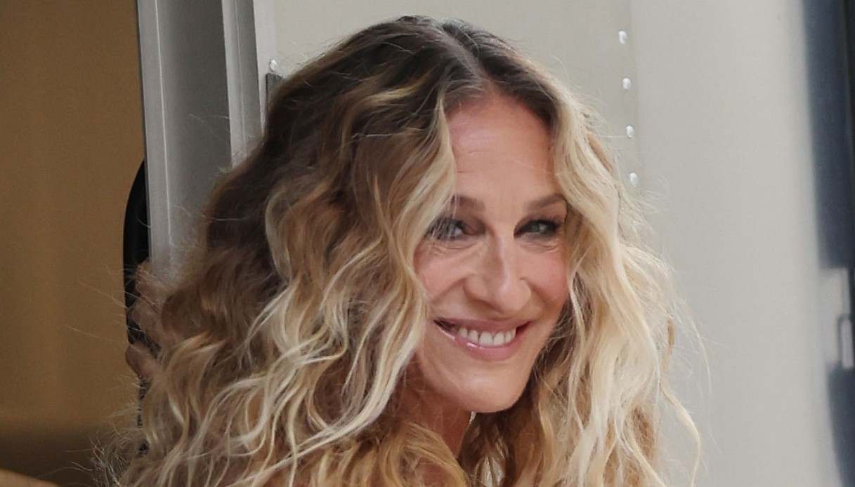 Sex and the City, la foto tra Carrie e Mr. Big ci riporta indietro nel tempo