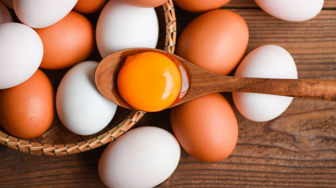 Tuorlo d’uovo: un alleato in cucina per la salute dei capelli