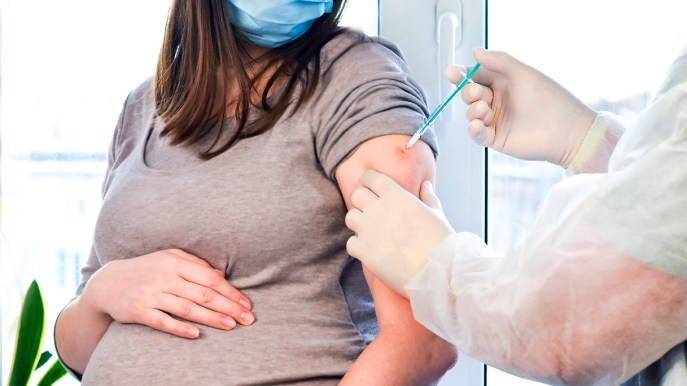 Vaccinazione Covid-19, le indicazioni per gravidanza e allattamento