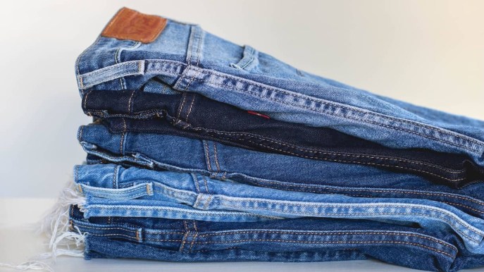 Jeans upcycling: come dare una nuova vita ai vecchi jeans