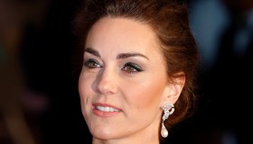 Kate Middleton strega alla serata di gala: il look bianco è da sogno