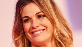 Vanessa Incontrada a Striscia la Notizia e su Instagram si mostra al naturale