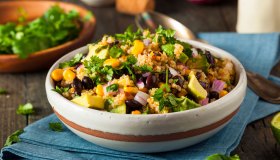 Come comporre un piatto unico equilibrato per il pranzo o la cena