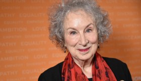 Margaret Atwood, chi è la scrittrice impegnata nel sociale