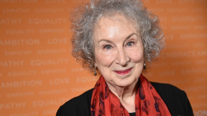 Margaret Atwood, chi è la scrittrice impegnata nel sociale che può vincere il Nobel