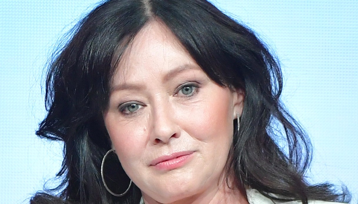 Shannen Doherty in lacrime: “Il giorno in cui ho deciso di radermi i capelli”