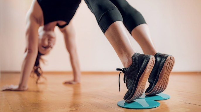 Sliding: esercizi e benefici dell’allenamento con scivolamenti