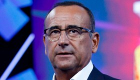 Carlo Conti prende il posto di Amadeus: Ora o mai più torna su Rai1