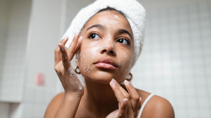 Rigenera la tua pelle con gli esfolianti viso: ecco i migliori per la tua skincare