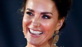 Kate Middleton si trasforma in star. Meghan Markle sparisce ed è colpa sua