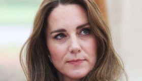 Kate Middleton brilla in verde col cappotto da 2mila euro. Ma William non approva