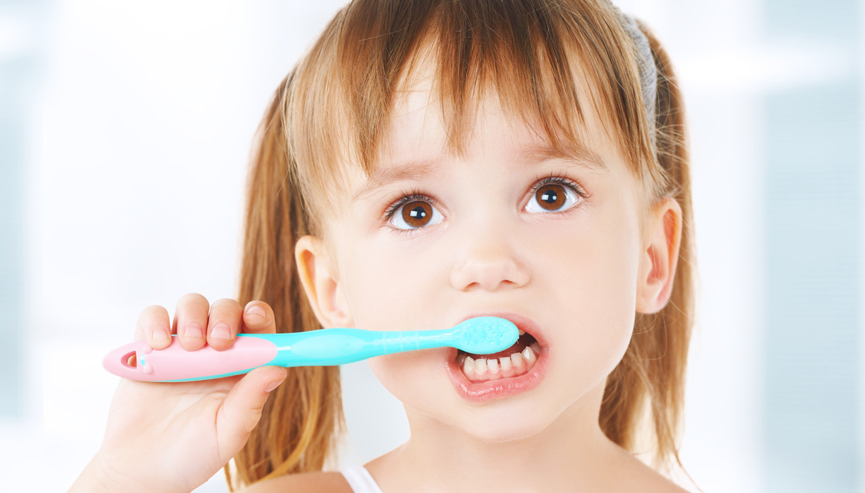 Prevenire La Carie Nei Bambini: Come Lavare Denti E Gengive