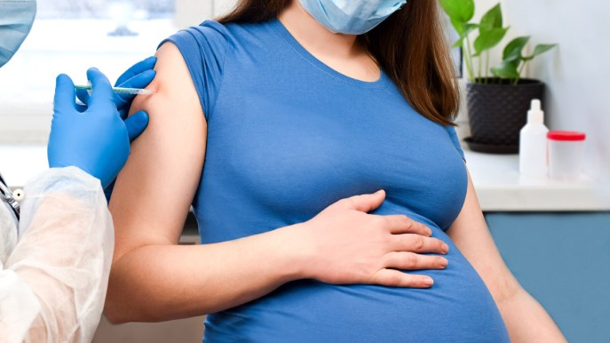 Covid e neonati, perché serve la vaccinazione in gravidanza
