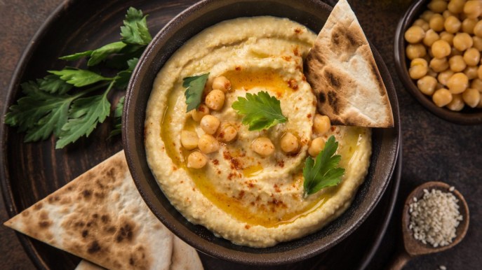 Hummus: cos’è, proprietà e come si mangia