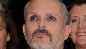 Miguel Bosé, l’autobiografia scandalo: “I miei genitori erano mostri”