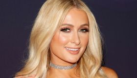 Paris Hilton ha detto sì a Carter Reum: il suo abito da sposa è stratosferico