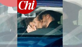 Elodie, baci appassionati con l’ex modello