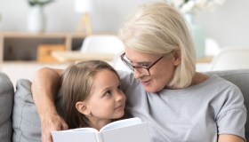 Tua nonna ti ama più di quanto immagini. Lo conferma la scienza