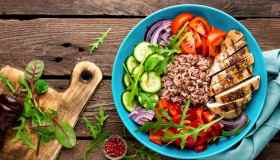 Trigliceridi: cosa sono e cosa mangiare (ed evitare) quando sono alti