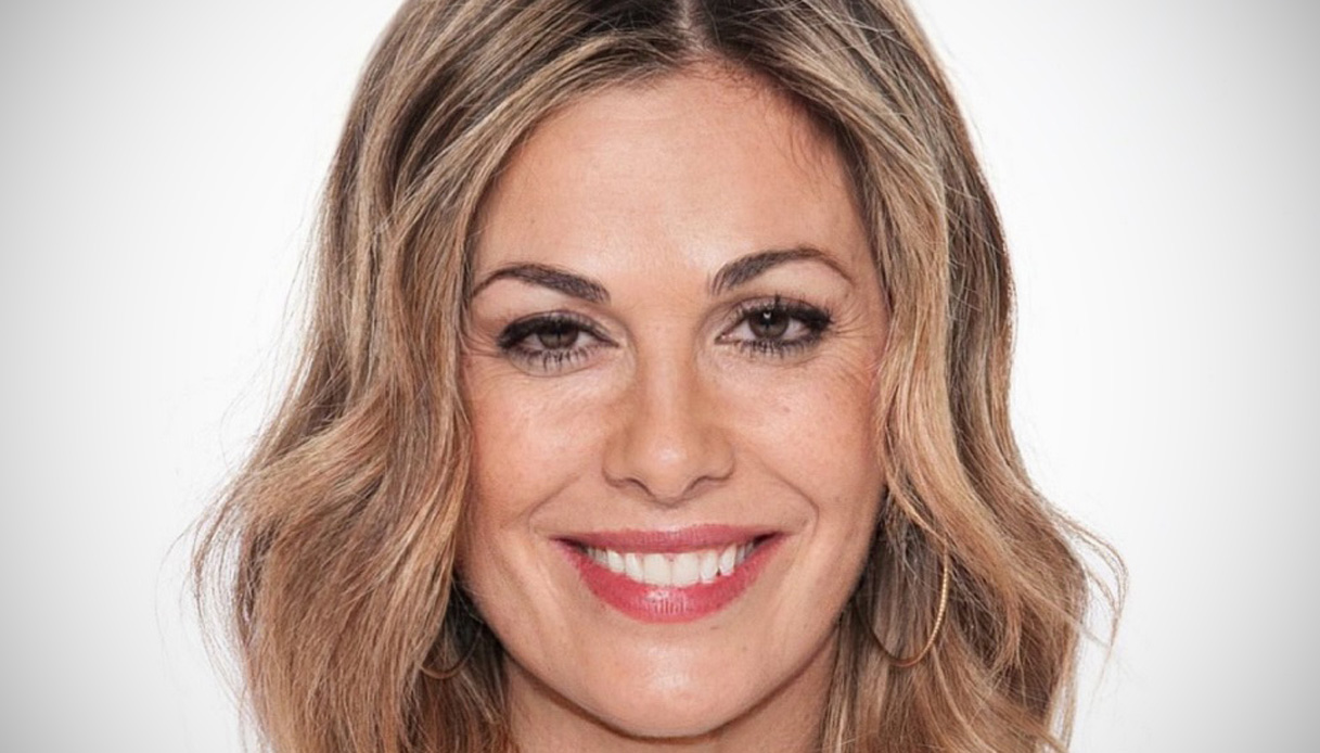 Torna in tv con Zelig più sexy di Belen: scivolone cancellato