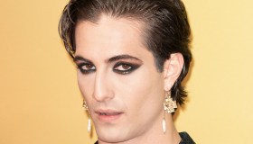 Damiano David, cartolina di Natale alternativa: senza freni (e senza veli)