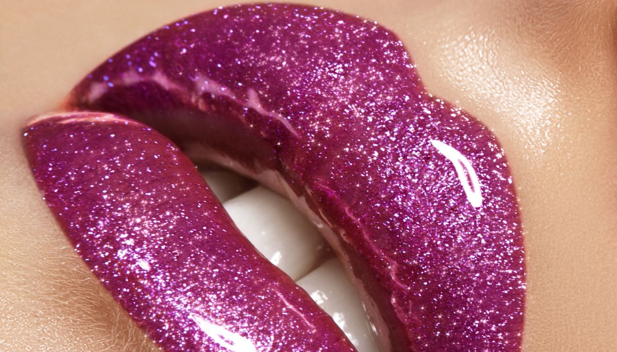 trucco labbra rossetto glitter gloss
