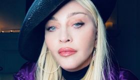 Madonna si traveste da elfo, la festa con il nuovo fidanzato e i figli