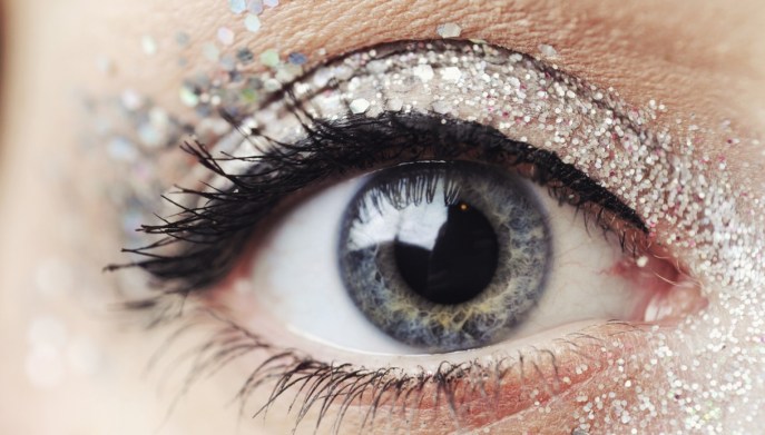 Glitter makeup: quando lo sguardo brilla